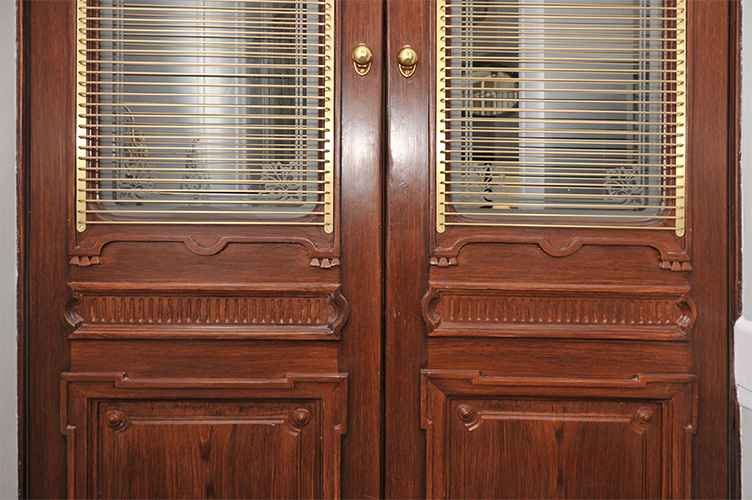 Detail dveří z foyer