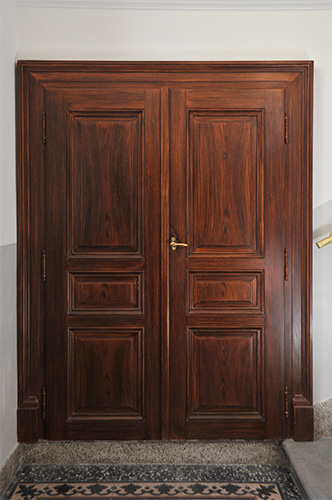 Dveře ve foyer