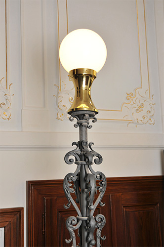 Lampa ve foyer