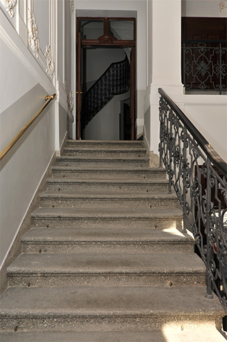 Schody ve foyer
