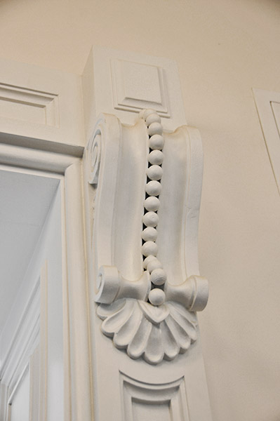 Detail dveřní dekorace